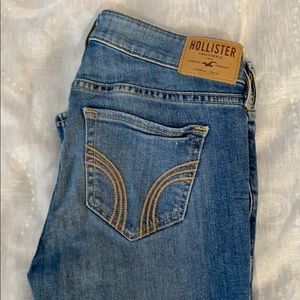 Hollister - Mid Rise BootCut Jeans